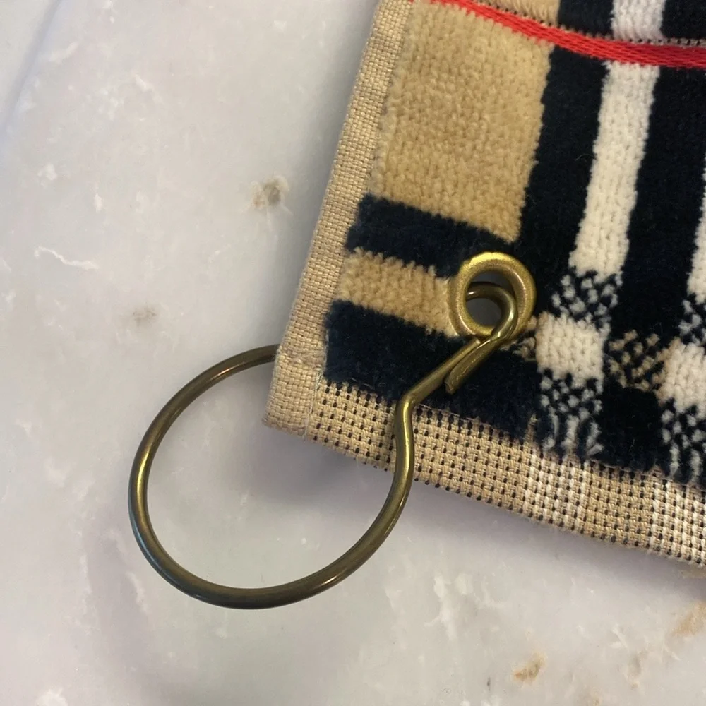 NWOT BURBERRY CLASSIC CHECK HAND TOWEL WITH METAL HOOK - Picture 2 of 2